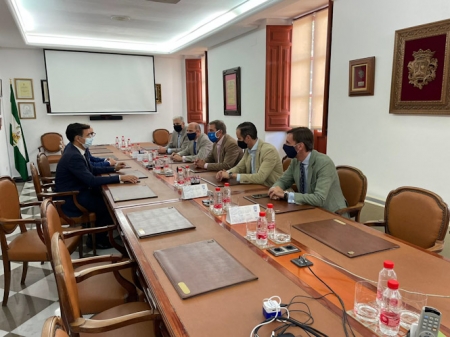 Reunión entre miembros del Colegio de Abogados y Francisco Cuenca (PSOE) Reunión entre miembros del Colegio de Abogados y Francisco Cuenca (PSOE)