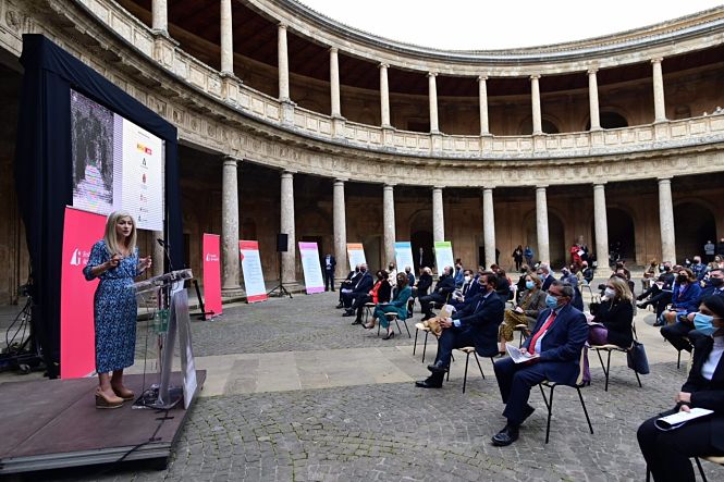 La consejera de Cultura y Patrimonio Histórico, Patricia del Pozo, en la presentación del Festival de Música y Danza de Granada celebrada en el Palacio de Carlos V (JUNTA DE ANDALUCÍA) 