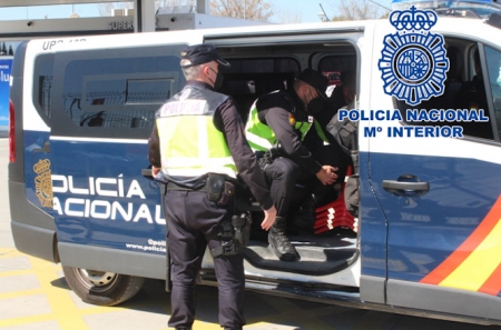 Agentes de la Policía Nacional (POLICÍA NACIONAL) Agentes de la Policía Nacional (POLICÍA NACIONAL)