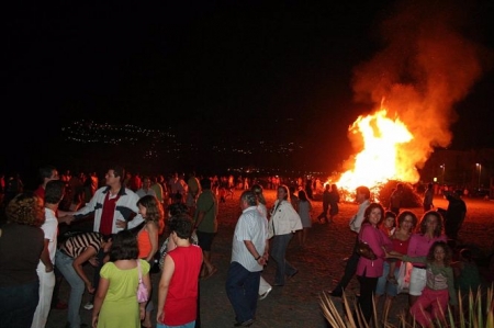 Noche de San Juan en La Herradura, en imagen de archivo (AYUNTAMIENTO)