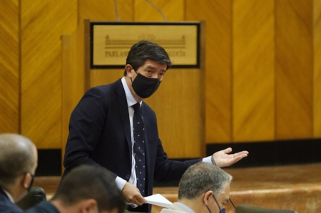 El vicepresidente de la Junta, Juan Marín, responde a una pregunta oral en el Pleno del Parlamento andaluz (JUNTA DE ANDALUCÍA) El vicepresidente de la Junta, Juan Marín, responde a una pregunta oral en el Pleno del Parlamento andaluz (JUNTA DE ANDALUCÍA)