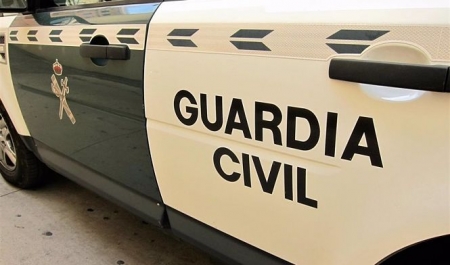 Vehículo de la Guardia Civil (EMERGENCIAS 112) Vehículo de la Guardia Civil (EMERGENCIAS 112)