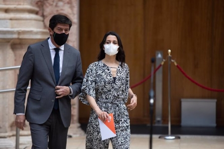 El vicepresidente de la Junta y coordinador de Cs, Juan Marín, y la presidenta de Ciudadanos (Cs), Inés Arrimadas (MARÍA JOSÉ LÓPEZ - EUROPA PRESS) El vicepresidente de la Junta y coordinador de Cs, Juan Marín, y la presidenta de Ciudadanos (Cs), Inés Arrimadas (MARÍA JOSÉ LÓPEZ - EUROPA PRESS)