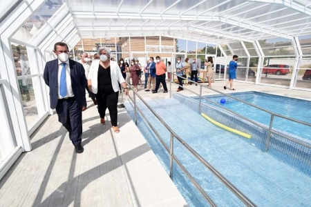 José Entrena ha visitado la piscina (R. MARTÍNEZ / DIPGRA) José Entrena ha visitado la piscina (R. MARTÍNEZ / DIPGRA)