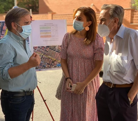 Imagen de la visita al barrio de la Rosaleda (AYTO. GRANADA) Imagen de la visita al barrio de la Rosaleda (AYTO. GRANADA)