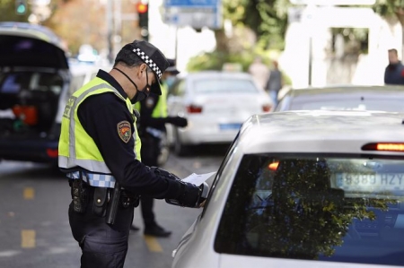 Control de la Policia Local en Granada (ÁLEX CÁMARA / EUROPA PRESS) Control de la Policia Local en Granada (ÁLEX CÁMARA / EUROPA PRESS)