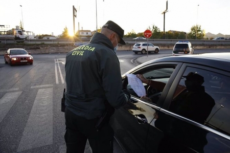 La Guardia Civil y la Policía local de Pulianas, realizan juntos controles de tráfico en los límites de la ciudad de Granada y la localidad de Pulianas (ÁLEX CÁMARA - EUROPA PRESS) La Guardia Civil y la Policía local de Pulianas, realizan juntos controles de tráfico en los límites de la ciudad de Granada y la localidad de Pulianas (ÁLEX CÁMARA - EUROPA PRESS)