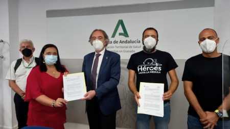 Imagen de la firma del convenio (JUNTA)
