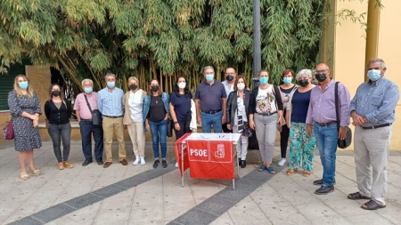 Recogida de firmas en Guadix (PSOE) 