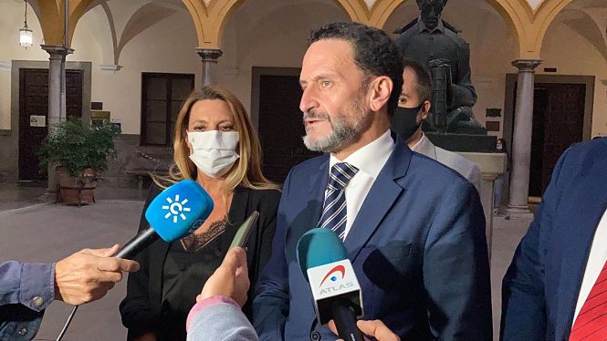 El vicesecretario general de Ciudadanos (Cs) y portavoz adjunto de la formación naranja en el Congreso de los Diputados, Edmundo Bal, se dirige a los medios en Granada (CS) 