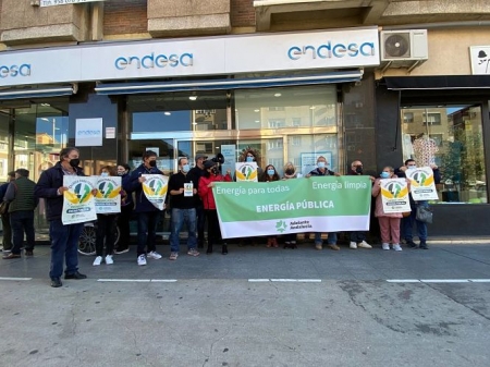 Concentración en la sede de Endesa (ADELANTE) Concentración en la sede de Endesa (ADELANTE)