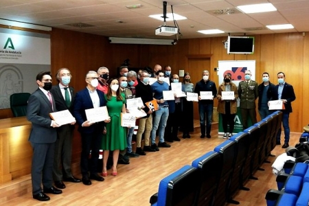 Entrega de los reconocimientos (JUNTA) Entrega de los reconocimientos (JUNTA)