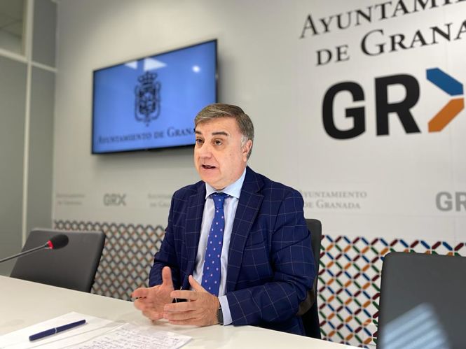 El concejal del PP en el Ayuntamiento de Granada, Francisco Fuentes en rueda de prensa (PP)