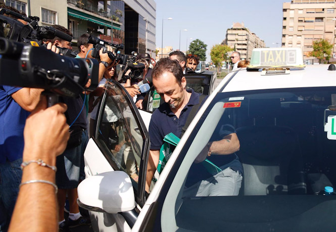 Francesco Arcuri, expareja de Juana Rivas, a la llegada a los juzgados de Granada, en una imagen de archivo (EUROPA PRESS)