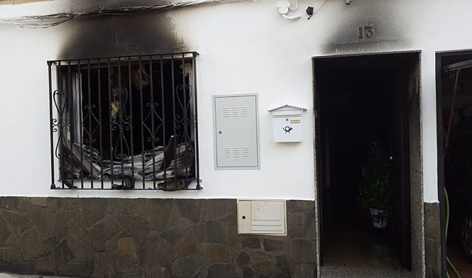 Incendio de una casa en el Zaidín (EMERGENCIAS 112) 