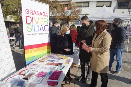 Stand informativo por el día mundial de la lucha contra el sida (JAVIER ALGARRA / AYUNTAMIENTO) Stand informativo por el día mundial de la lucha contra el sida (JAVIER ALGARRA / AYUNTAMIENTO)