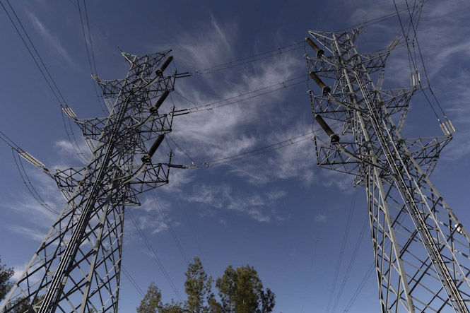 Dos torres eléctricas, a 12 de noviembre de 2021, en Madrid, (EDUARDO PARRA - EUROPA PRESS)