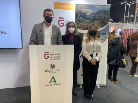 El alcalde y la concejala de Turismo de Monachil, esta mañana en FITUR (AYTO. MONACHIL) El alcalde y la concejala de Turismo de Monachil, esta mañana en FITUR (AYTO. MONACHIL)