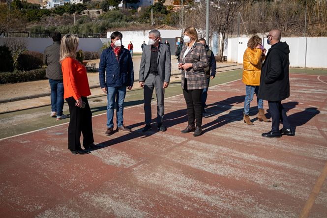 Visita Grupo Popular Diputación pista deportiva Órgiva (PP)