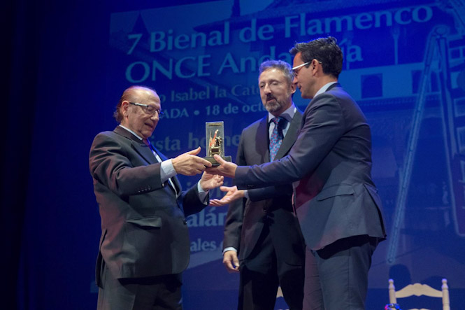 Homenaje al maestro Fosforito en la última Bienal Flamenca de la ONCE (ONCE)