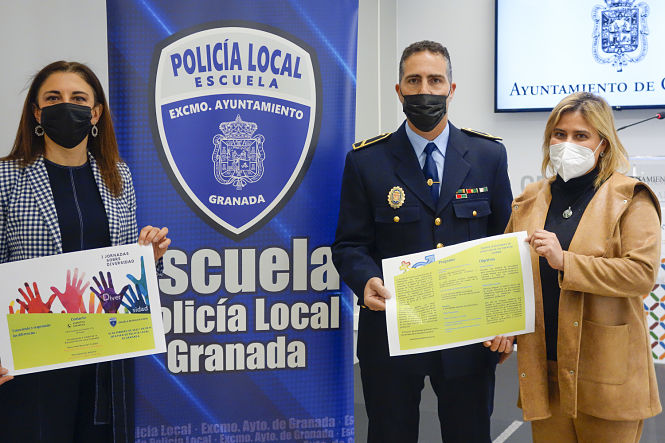 Presentación de las primeras jornadas sobre diversidad de género en la policía local )JAVIER ALGARRA / AYUNTAMIENTO)