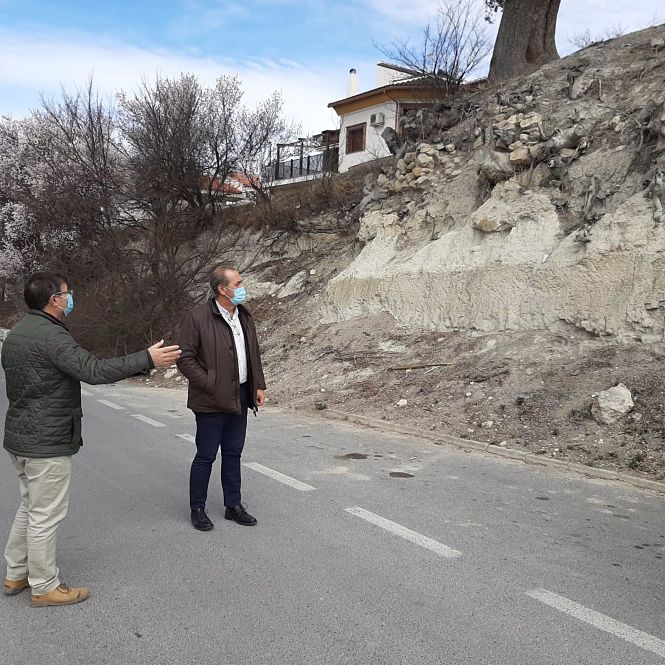 El delegado de Regeneración, Justicia y Administración Local de la Junta en Granada, Enrique Barchino, en una visita a Orce (JUNTA DE ANDALUCÍA)