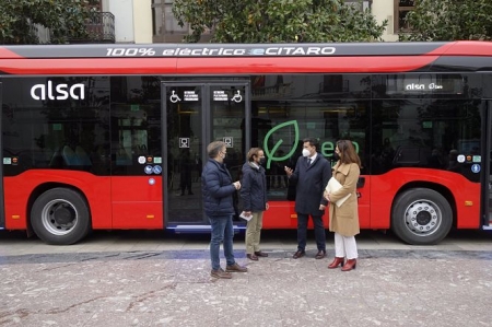 Presentación de un autobús urbano cien por cien eléctrico, en una imagen de archivo (AYUNTAMIENTO) Presentación de un autobús urbano cien por cien eléctrico, en una imagen de archivo (AYUNTAMIENTO)