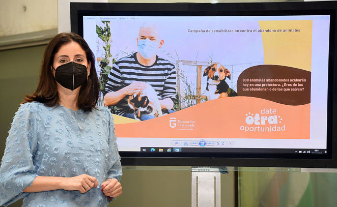 La Diputada de Medio Ambiente y Protección Animal, Mari Carmen Fernández ha presentado la campaña (R. MARTÍNEZ / DIPGRA)