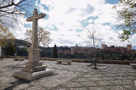Mirador de San Nicolas con la Alhambra al fondo, en imagen de archivo (ÁLEX CÁMARA - EUROPA PRESS) Mirador de San Nicolas con la Alhambra al fondo, en imagen de archivo (ÁLEX CÁMARA - EUROPA PRESS)