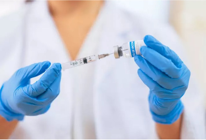 Vacunación, vacuna, covid-19, coronavirus (RECEP-BG/ ISTOCK)