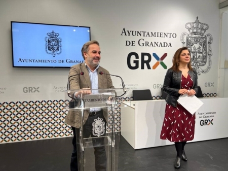 Jacobo Calvo y Raquel Ruz, en la presentación del Plan Parihuela 2022 (AYUNTAMIENTO) Jacobo Calvo y Raquel Ruz, en la presentación del Plan Parihuela 2022 (AYUNTAMIENTO)