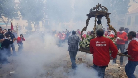 `Procesión de los petardos` de Cúllar Vega (AYTO. CÚLLAR VEGA) `Procesión de los petardos` de Cúllar Vega (AYTO. CÚLLAR VEGA)