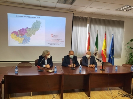 Imagen de la reunión celebrada en Huétor Tájar (DIPGRA)