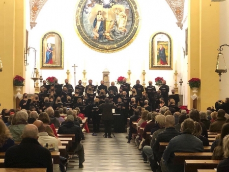 Actuación del Coro Ciudad de Almuñécar (AYTO. ALMUÑÉCAR) Actuación del Coro Ciudad de Almuñécar (AYTO. ALMUÑÉCAR)