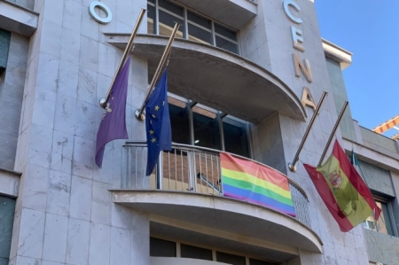 Bandera a media asta en el AYuntamiento de Maracena (AYTO. MARACENA) Bandera a media asta en el AYuntamiento de Maracena (AYTO. MARACENA)