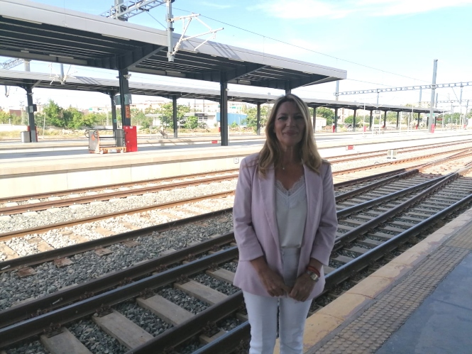 Concha Insúa en la, estación de tren del ave (CIUDADANOS) 