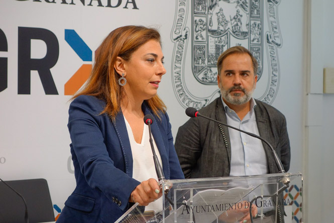 Raquel Ruz, en rueda de prensa con Jacobo Calvo, en imagen de archivo (AYUNTAMIENTO) 