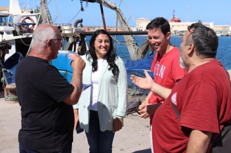 Imagen de la reunión con la cofradía de pescadores (POR ANDALUCÍA)