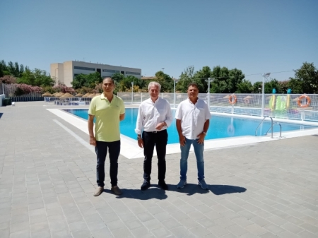 El Concejal de Deportes ha visitado la Piscina Municipal de Almajáyar (AYTO. GRANADA) El Concejal de Deportes ha visitado la Piscina Municipal de Almajáyar (AYTO. GRANADA)