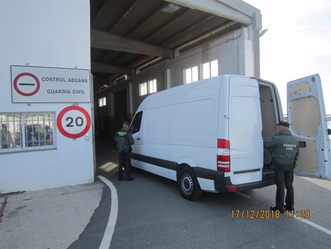 Guardia Civil, en una operación en el Puerto de Motril, en imagen de archivo (GUARDIA CIVIL)