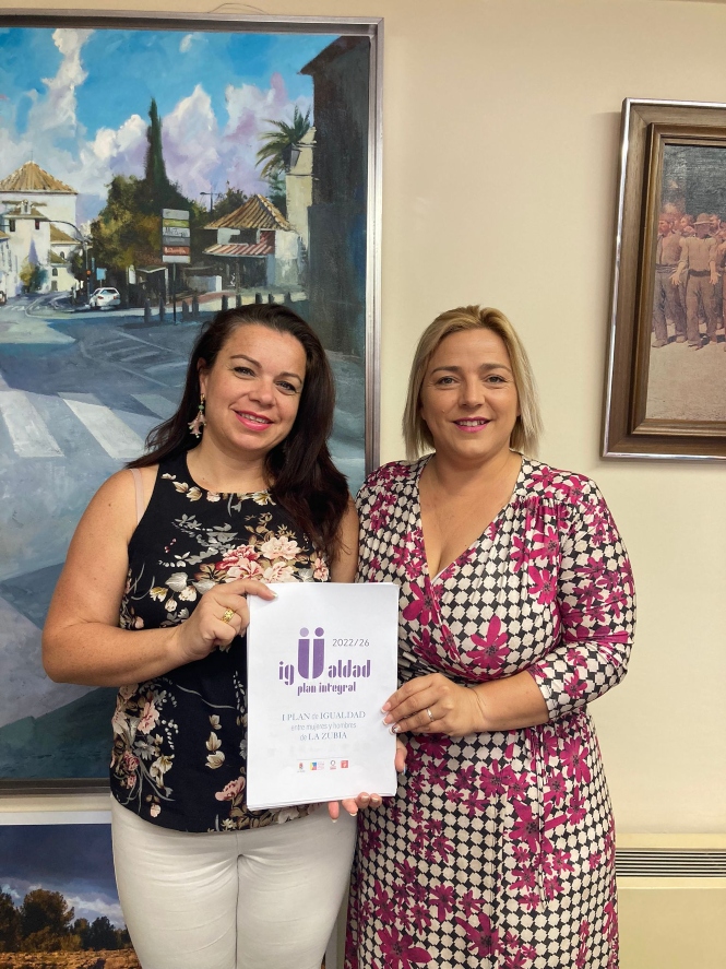  la concejala de Igualdad y la alcaldesa de La Zubia presentan el I Plan de Igualdad entre Hombres y Mujeres (AYTO. LA ZUBIA)