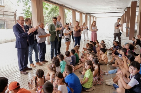 Imagen de la visita a la escuela de verano del Distrito Norte (JAVIER ALGARRA) Imagen de la visita a la escuela de verano del Distrito Norte (JAVIER ALGARRA)