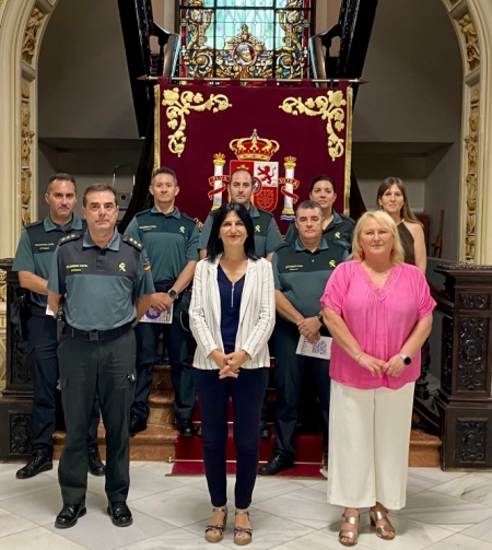 Imagen de la reunión con la Guardia Civil (SUBDELEGACIÓN) Imagen de la reunión con la Guardia Civil (SUBDELEGACIÓN)