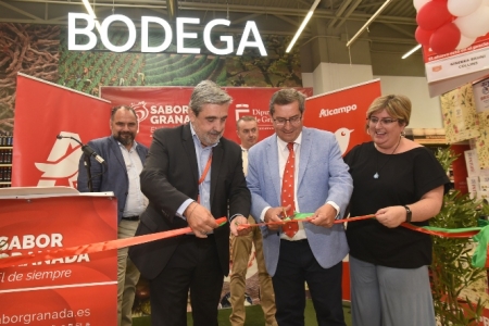 Inauguración del stand de `Sabor Granada` (R. MARTÍNEZ / DIPGRA) Inauguración del stand de `Sabor Granada` (R. MARTÍNEZ / DIPGRA)