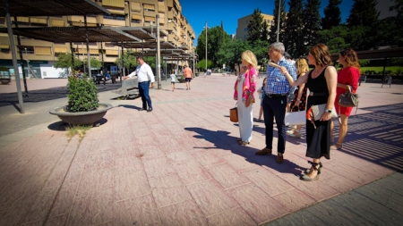 Imagen de la visita a la Plaza de la Caleta (PP) Imagen de la visita a la Plaza de la Caleta (PP)