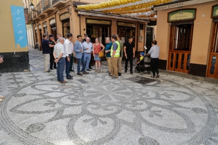 Imagen de la visita a la calle Almicereros (JAVIER ALGARRA / AYUNTAMIENTO) Imagen de la visita a la calle Almicereros (JAVIER ALGARRA / AYUNTAMIENTO)