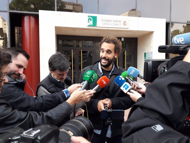 El doctor Jesús Candel tras salir del Juzgado, en imagen de archivo (EUROPA PRESS)