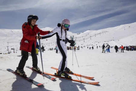 Imágenes del cierre de temporada en la estación de Sierra Nevada en Granada (ÁLEX CÁMARA - EUROPA PRESS) 