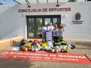 Entrega del material deportivo (AYTO. GRANADA) Entrega del material deportivo (AYTO. GRANADA)