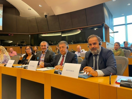 Manuel Martín y Jacobo Calvo en el Parlamento Europeo (AYTO. GRANADA) Manuel Martín y Jacobo Calvo en el Parlamento Europeo (AYTO. GRANADA)